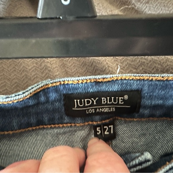 Judy Blue Ankle Cropped Blue Jeans in vintage “Lawman” jean style - Picture 5 of 10